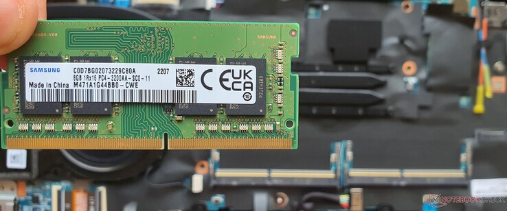 1x 8GB DDR4 3200 RAM-modul - enkelrankad och i enkelkanalskonfiguration