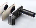 Vivo X300 Pro med tillbehöret för kamerakit monterat. (Bildkälla: Vivo - redigerad)