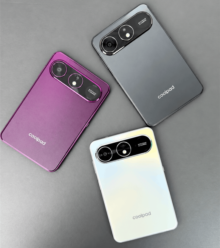 Tre Coolpad Cool X Wide-telefoner visas bakifrån i lila, grått och vitt