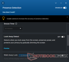 Om närvarodetektering är aktiverad kommer den bärbara datorn att sova om den inte ser någon framför sig och den kommer att vakna om någon är nära