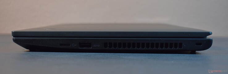 höger: microSD, USB A 3.2 Gen 1, plats för Kensingtonlås