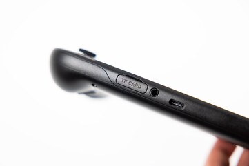 Retroid Pocket 6 har en TF-kortplats för att lägga till mer lagringsutrymme. (Bildkälla: Retroid)