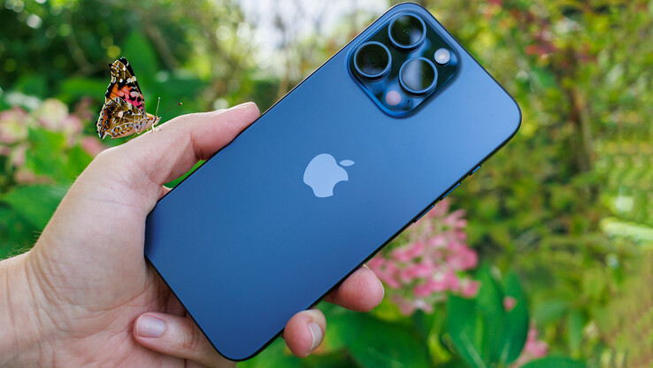 Apple iPhone 15 Pro Max recension - Mer kamerakraft och titan för Apple:s  största smartphone 