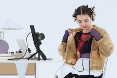 Canon lanserar den spegelfria kameran EOS R50 V som är utformad för att hjälpa skapare av sociala medier att enkelt livestreama och publicera uppdateringar av hög kvalitet. (Bildkälla: Canon)