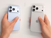 Apple iPhone 18 Pro (till vänster) och iPhone 18 Pro Max (till höger) väger 211 g respektive 249 g.