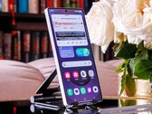 Samsung Galaxy S26 Ultra sägs ha tunnare skärmkanter än Galaxy S25 Ultra som visas på bilden. (Bildkälla: Notebookcheck)