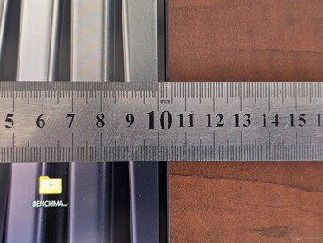 Mycket smala sidoramar för mindre dimensioner