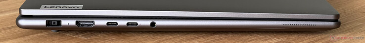 Vänster: Strömförsörjningsport (SlimTip), HDMI 2.1, USB-C 3.2 Gen.2 (20 Gbit/s, DisplayPort ALT mode 1.4, Power Delivery 3.0), USB-C 4.0 med Thunderbolt 4 (40 GBit/s, DisplayPort Alt mode 2.1, Power Delivery 3.0), 3,5 mm ljud