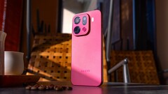 Den underbart röda Oppo Find X9 och Find X9 Pro är tydligen endast tillgänglig via import (Bildkälla: Weibo)