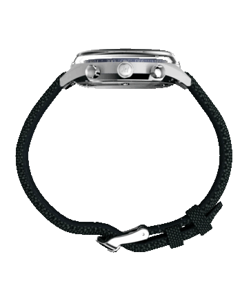 Sidovy av Timex Marlin Jet Chronograph som visar dess stora välvda Hesalite-glas