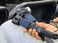 En närbild av Osmo Pocket 4 och Osmo Pocket 4 Pro.