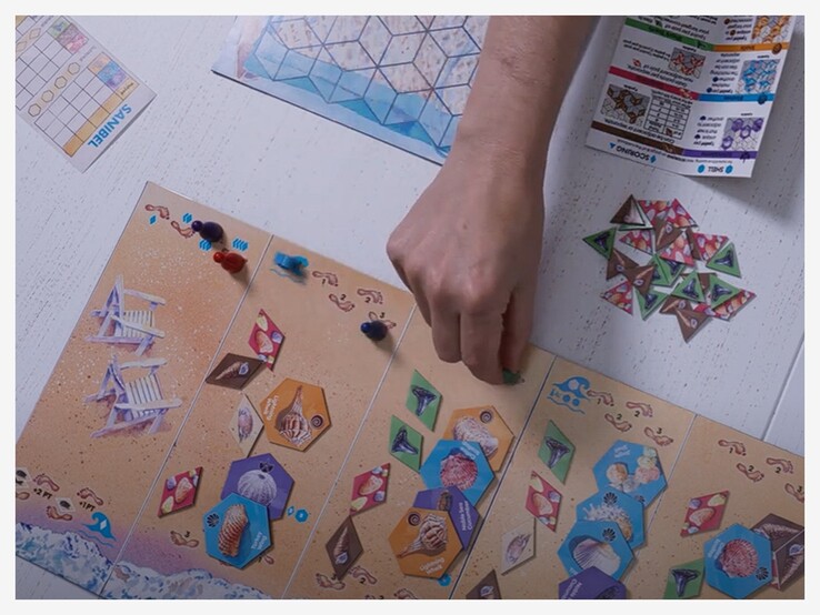 Sanibel brädspel med pjäser och kort. (Källa: Avalon Hill via Youtube)