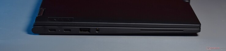 vänster: 2x Thunderbolt 4, USB A 3.2 Gen 1, 3,5 mm ljud, smartkortläsare