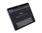 Juno Tab 4 13'' har flera portar och två kylfläktar.