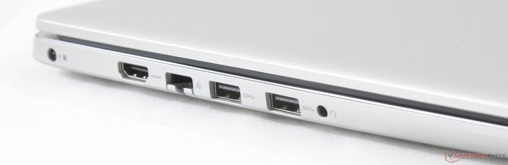 Vänster: AC-adapter, HDMI, RJ-45, 2x USB 3.0, 3.5 mm kombinerad ljudanslutning