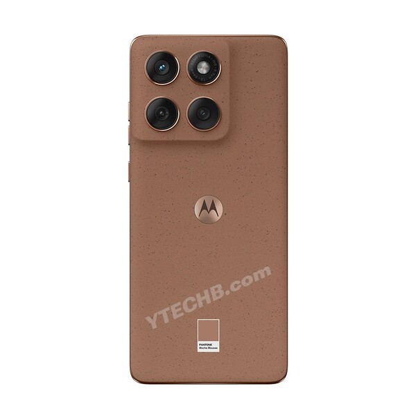 Baksidan av Motorola Edge 60 Fusion i Pantone Mocha Mousse. (Bildkälla: Ytechb)