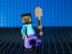 En bild som visar en minifigur av Steve från Minecraft.