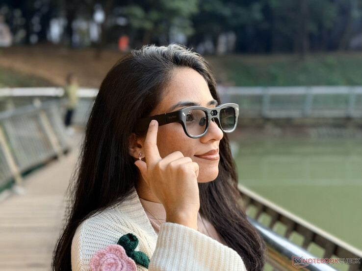 Sidovy av AR-glasögonen