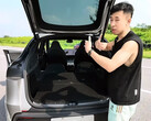 Tesla Model Y L granskning av last- och passagerarutrymme. (Bildkälla: GeekLaii/YT)