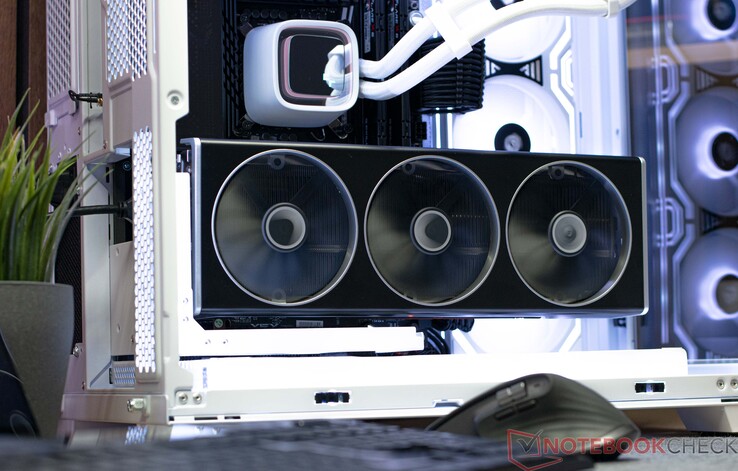 XFX Speedster MERC 310 Radeon RX 7900 XTX Black Edition i vårt testsystem