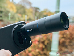 Telekonvertern för Vivo X300 Pro sträcker sig långt från kamerahuset. (Bildkälla: Notebookcheck)