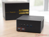 Minisforum EliteMini UM890 Pro med AMD Ryzen 9 8945HS. (Bildkälla: Notebookcheck)