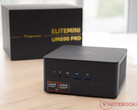 Minisforum EliteMini UM890 Pro med AMD Ryzen 9 8945HS. (Bildkälla: Notebookcheck)