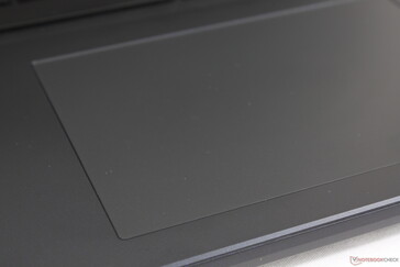 Stor och smidig klickplatta med mjuk feedback när du trycker på den