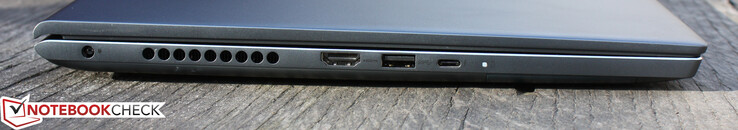 Till vänster: ström, HDMI 2.0, USB-A 3.2 Gen 1, USB-C med Thunderbolt 4