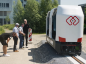 Monocab-campusbuss på en 20 meter lång testbana