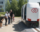 Monocab-campusbuss på en 20 meter lång testbana