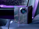 Den som vill importera en Huawei Mate XT2 från Kina måste räkna med vissa begränsningar och lägga ut en hel del pengar.