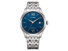 Citizen NJ-0240-55L, avbildad mot en vit bakgrund.
