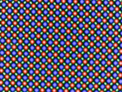 OLED-displayen är baserad på en RG/BG subpixelmatris som består av en röd, en blå och en grön lysdiod vardera