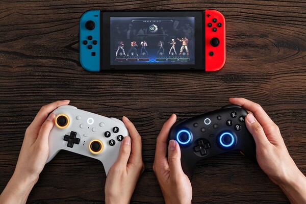 8BitDo Ultimate 2 Bluetooth Controller finns endast i två färger och är endast kompatibel med Windows och Switch. (Bildkälla: 8BitDo)