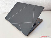 Asus Zenbook S 13 OLED 2023 recension - Den smalaste OLED ultrabooken i världen kämpar med irriterande fans