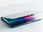 Allt fler tecken tyder på att den första MacBook-modellen med pekskärm är på väg.