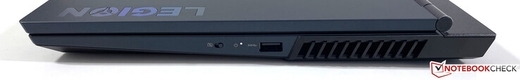 Höger: E-Shutter (webbkamera), USB-A 3.2 Gen.1