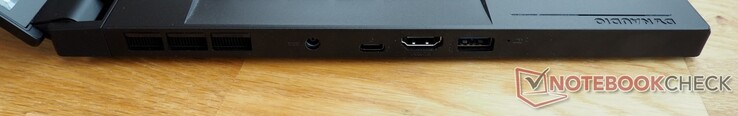 Vänster sida: Energiförsörjning, Thunderbolt 4, HDMI 2.1, USB-A 3.2 Gen 2