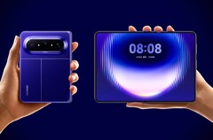 Huawei Pura X Max har ett ovanligt brett skärmformat.