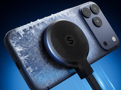 Black Shark 6 Ultra kostar cirka 66 dollar i Kina. På bilden: kylblocket anslutet till en iPhone.