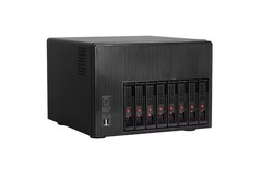 XYC X108 NAS PC kan stödja upp till hela 144 TB lagringsutrymme, tack vare sina åtta hårddiskfack. (Bildkälla: AliExpress)