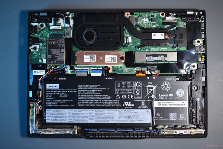 Lenovo ThinkPad X13 Gen 4: insida