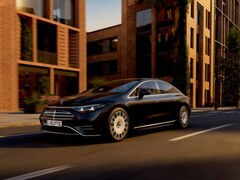 Den reviderade Mercedes EQS får 800-voltsteknik, mer räckvidd och en ny mjukvaruinstallation.