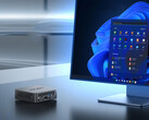 NUC150 kan utrustas med antingen Intel N150 eller Core 3 N355. På bilden: en reklambild av minidatorn bredvid en bildskärm. (Bildkälla: Minix)