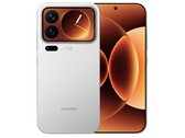 Xiaomi 17 Pro Max har ett 7 500 mAh kisel-kolbatteri som kan laddas med 100 W. (Bildkälla: Xiaomi)
