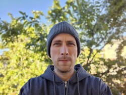 En selfie med den främre kameran på 5 megapixel