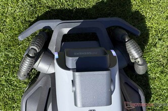 De sneda framhjulen gör livet onödigt svårt för Airseekers Tron.