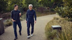 Apples VD Tim Cook och hans efterträdare John Ternus.