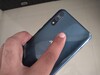 ZenFone Max Pro (M2) - Baksidan med fingeravtrycksläsarens placering